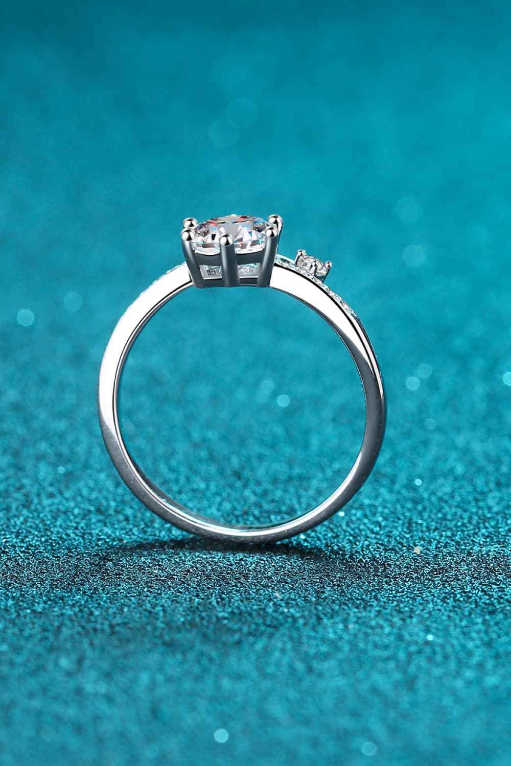 1 Carat Elegant Twist Moissanite Jewelry