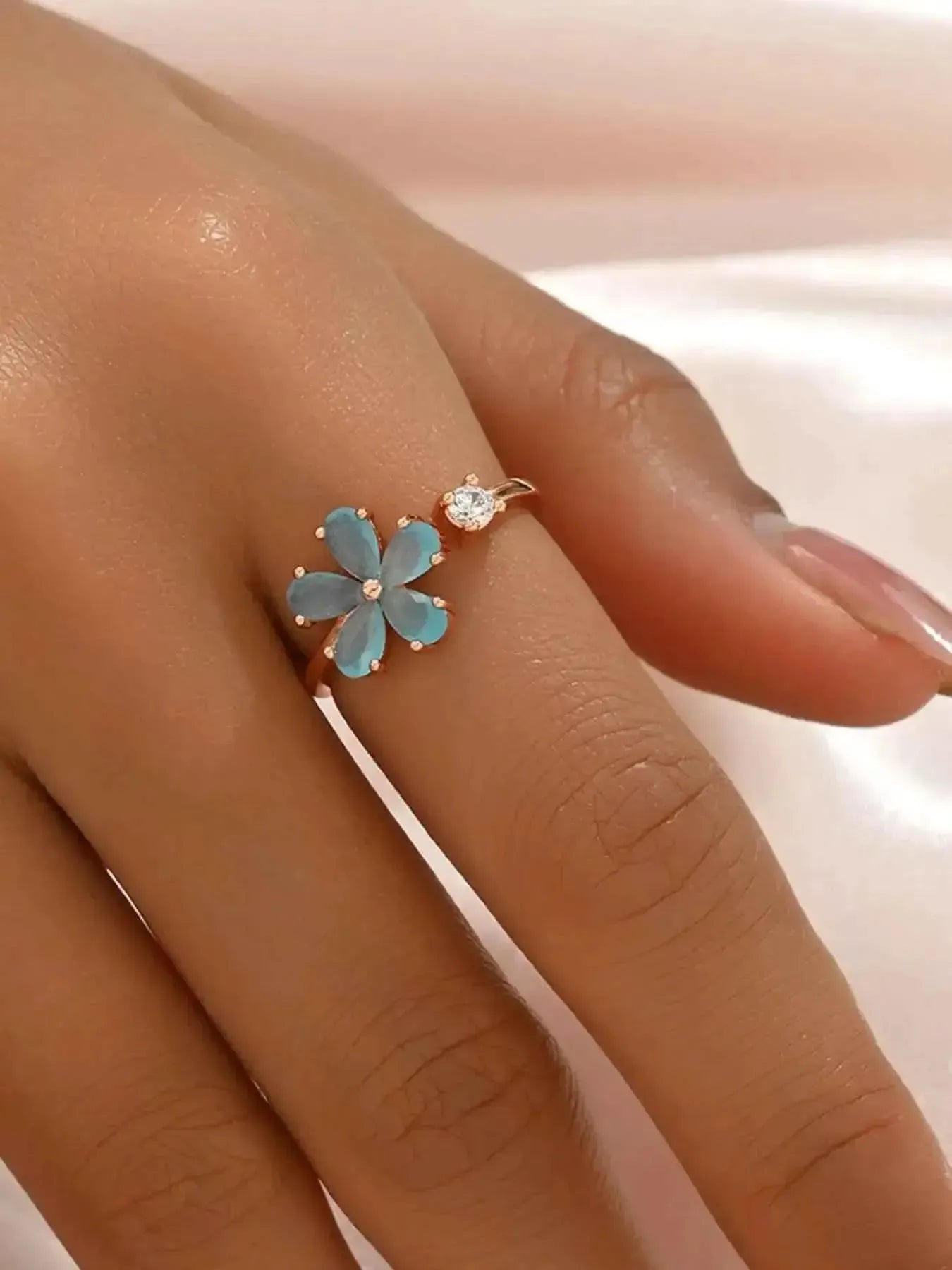 18K Gold-Plated Flower Ring – Elegant Jewelry Gift